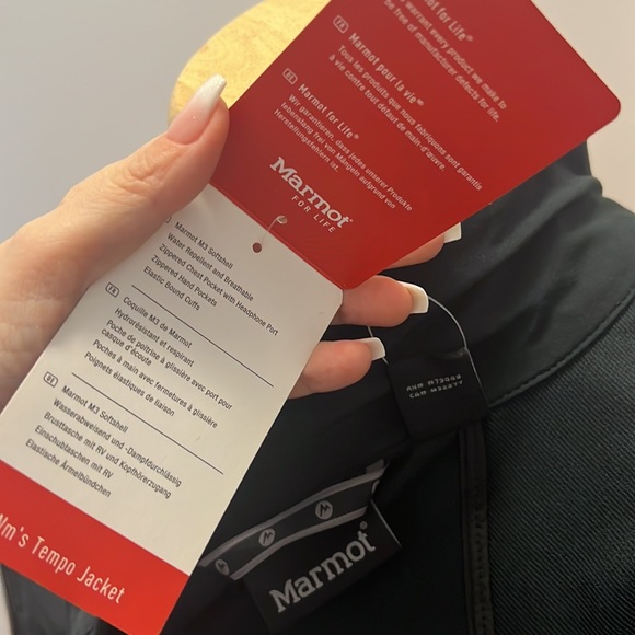 Marmot Brand New Jacket - Rain Jacket Shell Layering Piece Sleek Black Versatile - Picture 12 of 15